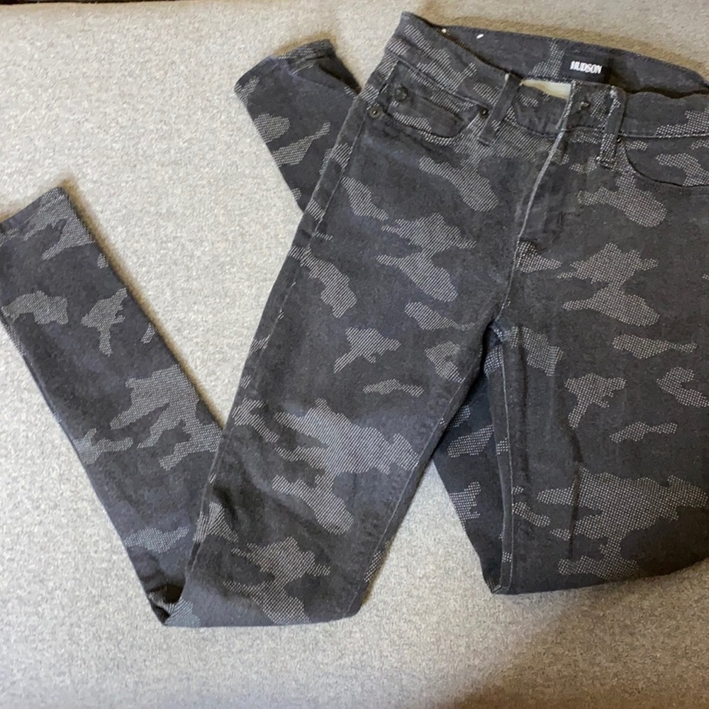 Hudson skinny jeans size 25 as is